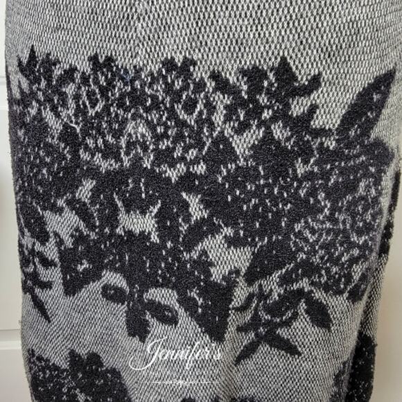 3/$30 Cupio Black and Gray Floral Sweater Skirt - Picture 2 of 8